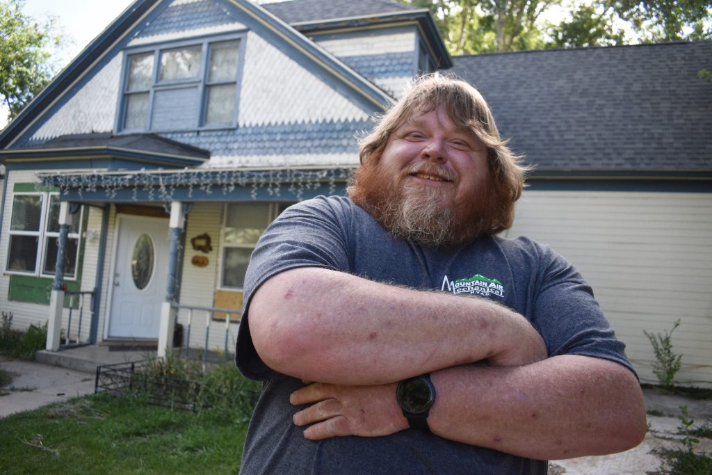 Parachute man waits a week with lotto ticket in his pocket, turns out to be a $1 million winner - Vimarsana News